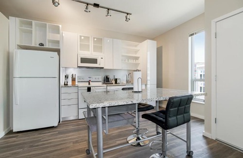 Crossroads Arts District Apartment | Insta-Worthy Oasis Less than 10 miles to Arrowhead Stadium 311