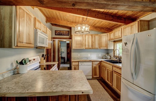 Breezy Point House | Is today a Lake or Links kind of day? Now booking for Summer 2026!