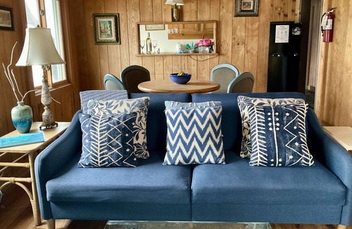 Lake Leelanau Condo | JOLLI-LODGE~Beach Resort in Leland