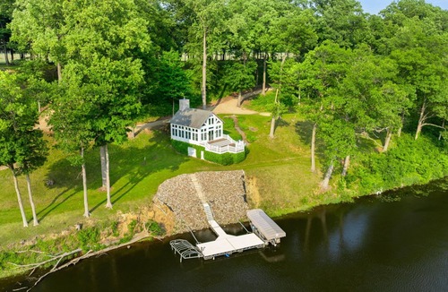 Niles House | Keenan Hollow Farm | 5B/4.5BA on River Sleeps 21