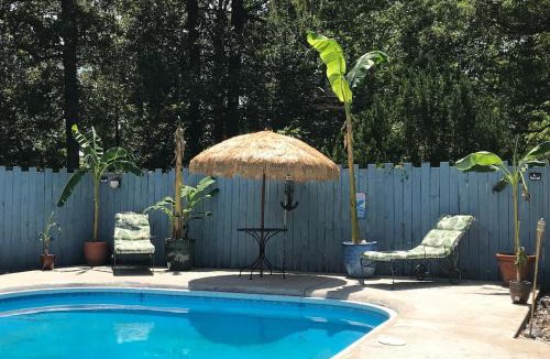 Gilbertsville House | Kentucky Lake Pool Home in Moors Resort Area