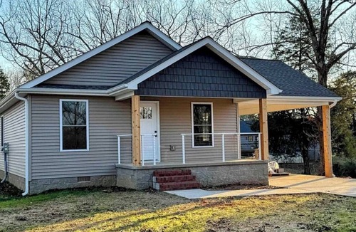 Benton House | Kentucky Lake Retreat/1 Mile to Jonathan Creek/Boat Parking