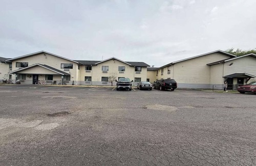 Coldwater Apartment | King Bed Accessible Non-Smoking