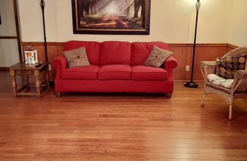 Aurora House | KY LAKE HOME SWEET HOME 3-bedroom, 2 Bath house with AC in charming Aurora