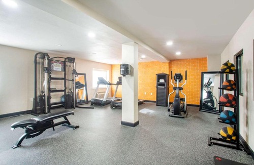 Hazelwood Hotel | La Quinta Inn & Suites by Wyndham St Louis Hazelwood North