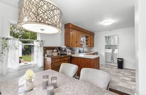 Belleville House | Lake Area Stay - Boat Launch - Dining, DTW, Ann Arbor & Belleville area