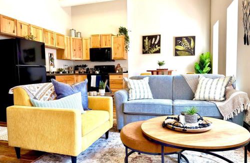 Canal Park Apartment | Lake Avenue Lofts- Cascade