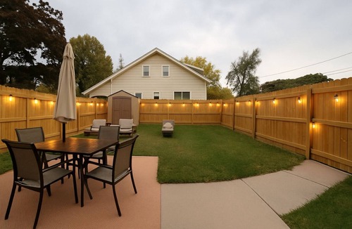 Sheboygan Cottage | Lake Breeze Cottage. One block from the lake, walking distance to downtown!