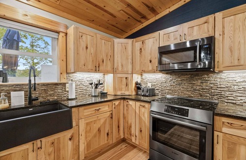 Interlochen House | ✨ Lake Compound | Sauna-Hot Tub-Steam Shower-Cold Plunge