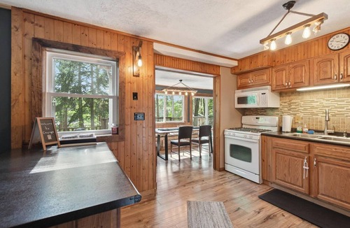 Gaylord Cabin | Lake front 3-bedroom cabin in Gaylord perfect for relaxing stays