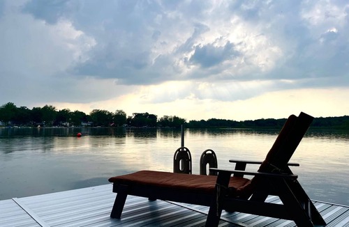 Brimfield House | Lake House Kayaks Patio Deck Private Pier