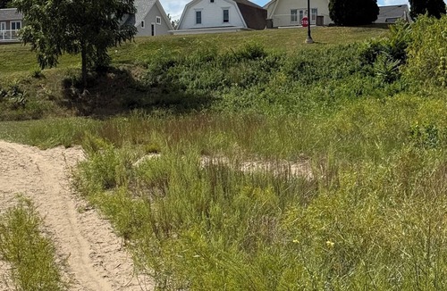 Racine House | Lake house North Beach lake breezes, morning sunrises and evening sunsets