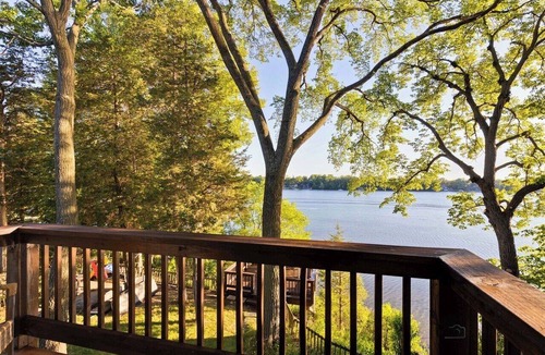 Grayslake House | Lake-house, pet friendly, renewable energy, plenty of space for big groups!