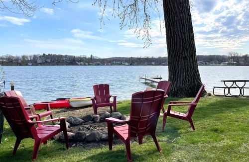 Shipshewana House | Lake House Shallow Sandy Kayaks Family Fun