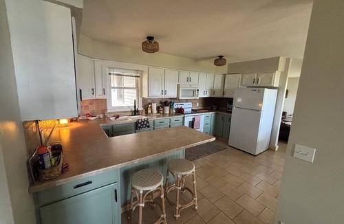 Richmond Cabin | Lake house with Cabin feel! flat beach and great fishing!