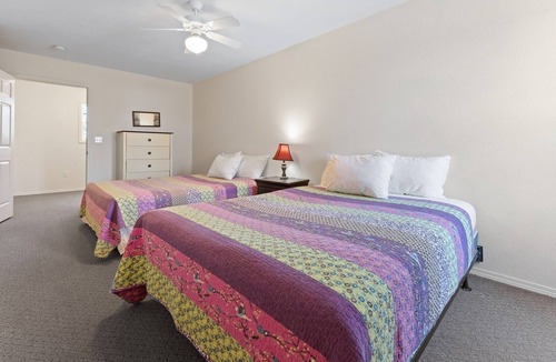 Indian Point House | Lake Lodge D - Resort Next to Silver Dollar City!