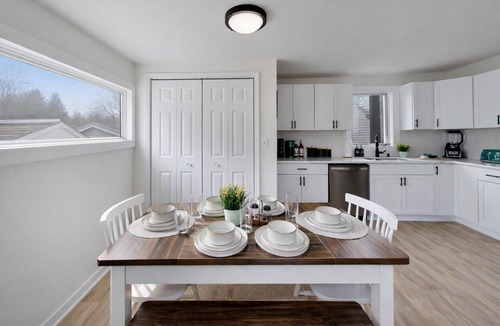 La Porte Villa | Lake Michigan Cozy House 5 Stars With Bog Pool, All You Need!
