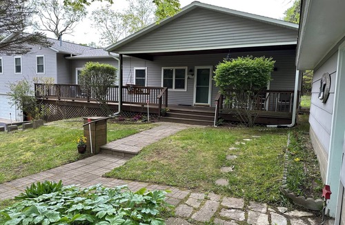 Bear Lake House | Lake Michigan Getaway Near Pierport Beach, Arcadia Bluffs & Stargazing