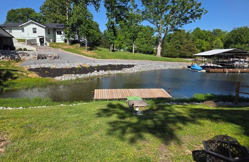 Marion House | Lake of Egypt Cove - Waterfront Home, Kayaks, Pet Friendly