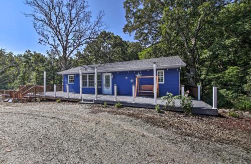 Shelbyville House | Lake Shelbyville Retreat! Cabin 1 Mi to Water