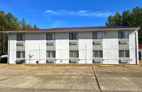 Marion Hotel | Lake Tree Inn & Suites