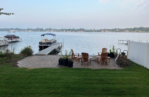 Haslett House | Lake Retreat