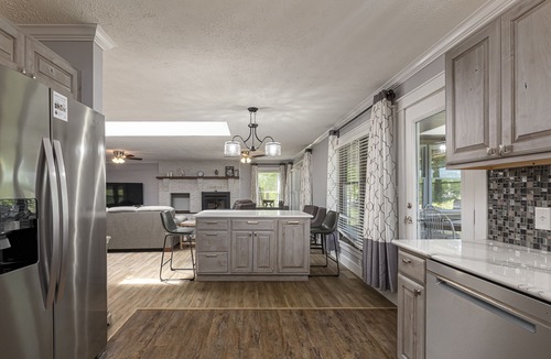 Wolf Creek House | Lakefront 5BR · Dock, Kayaks, Hot Tub & Beach