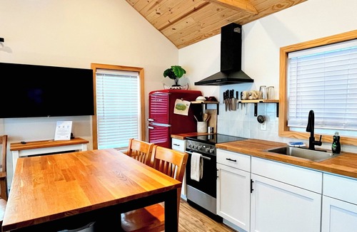 South Haven Cabin | Lakefront Cabin w/Dock & Kayaks, True MN Getaway Stunning Lake View - Cabin 11