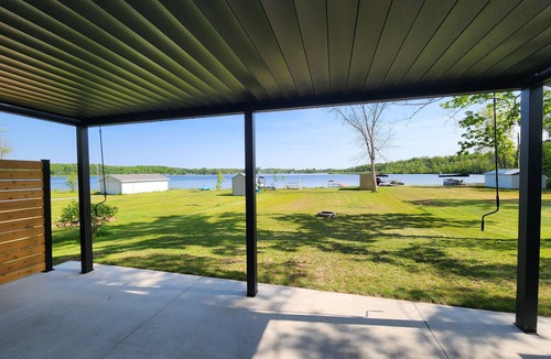 Suring Cottage | Lakefront Cottage Retreat in Charming Mountain!