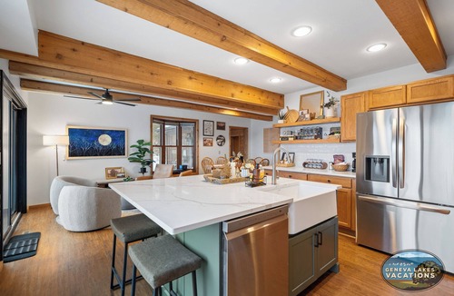 Honey Creek House | Lakefront Getaway, Swim, Laugh, Family Fun for all! Close to Kettle Moraine