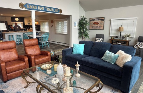 White Lake House | “Lakefront, Hot Tub, sandy shore