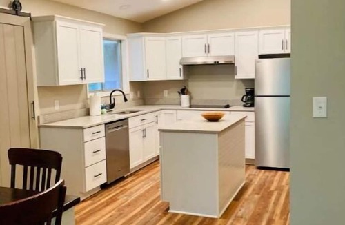 Kuttawa House | Lakefront Lake Barkley- Renovated Nature Retreat