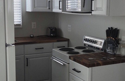 Harrison Cottage | Lakefront-Sleeps 6-Great Fishing-No Pets