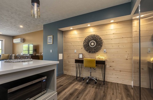 Wolf Creek House | Lakefront Suite · Dock, No-Wake Cove & Firepit