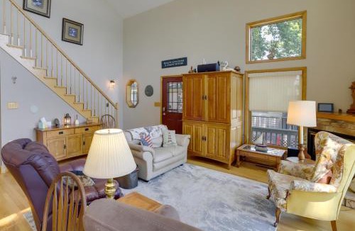 Vandalia House | Lakefront Vandalia Home w/Boat Dock & Gas Grill!