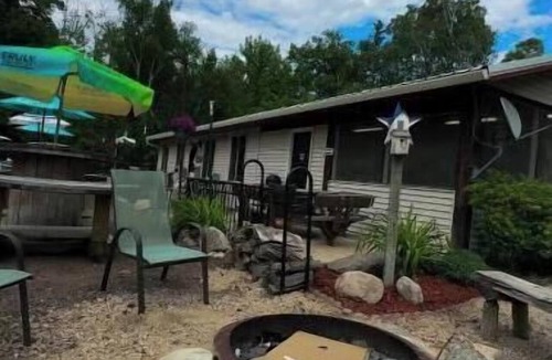 Aitkin Cabin | Lakeside Cabin Escape with Resort Amenities & Endless Outdoor Adventures