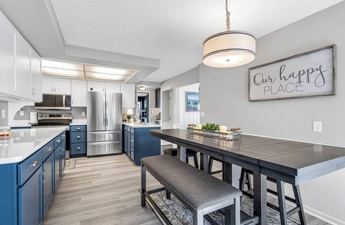 Random Lake Cottage | Lakeside Haven - New Deck, Pier & Guest House
