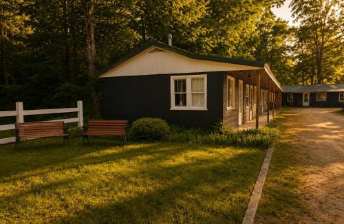 Carp Lake Hotel | Lakeside Heritage Resort