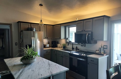 Ashwaubenon House | Lambeau Legends III Fantastic 4-bedroom house near Lambeau Field!