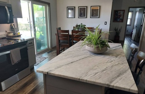 Ashwaubenon House | Lambeau Legends III Fantastic 4-bedroom house near Lambeau Field!