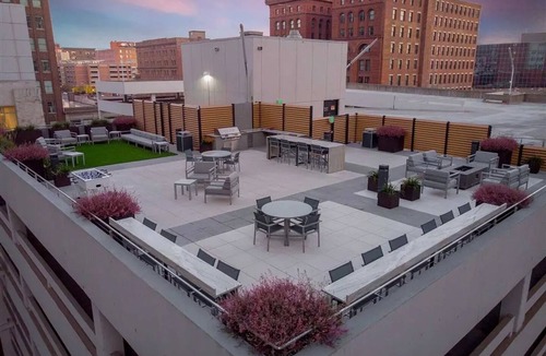 Downtown Kansas City Apartment | Landing | Amazing 1BD, Game Room, Yoga Studio