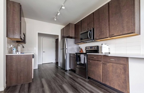 Milwaukee Apartment | Landing | Chic 1BD, Courtyard, Gym