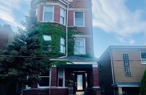 Avondale Apartment | Large 3BR/2BA Duplex King Parking