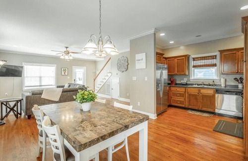 Kansas City House | Large 4 bedrooms| 8 beds | Pet Friendly | On the Plaza