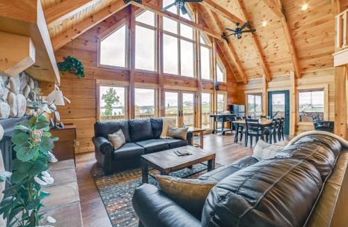 Gilbertsville House | Large Deck & Shared Dock: Cabin on Kentucky Lake!