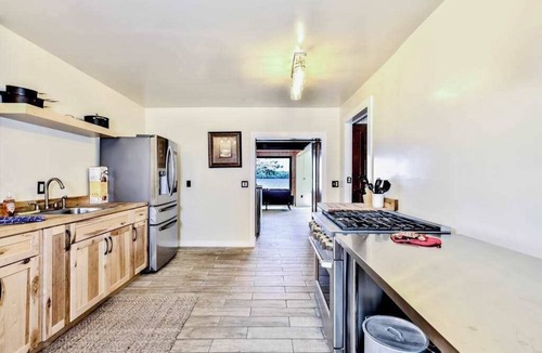 Rhinelander House | Large lakefront lodge w/Kayaks, Arcade games, WIFI, next to public boat launch