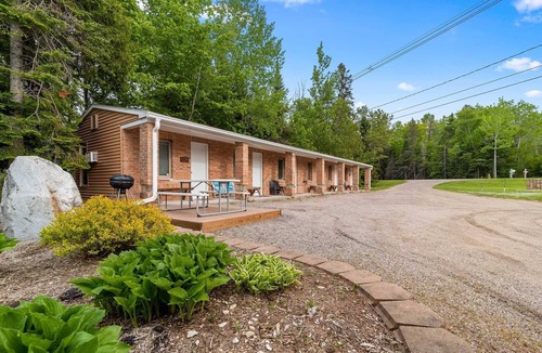 Cheboygan House | Lem's Paradise #1 | 300+ ft Lake Huron Shoreline & Mackinac Views