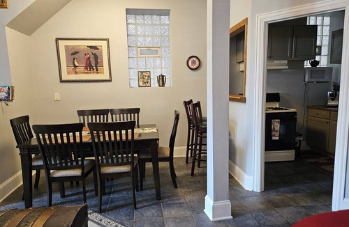 Grand Boulevard Apartment | Lg Studio Apt. No cleaning fee. Obama Center 10 mins.