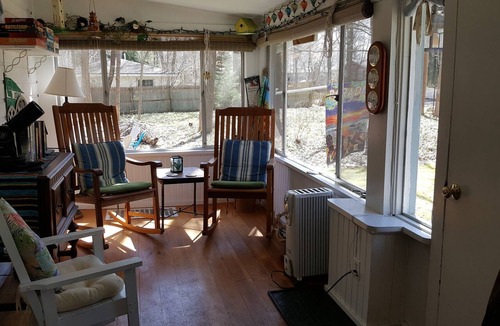 South Haven Cottage | Little Blue is a family friendly, quintessential cottage.