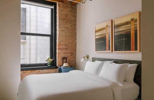 West Loop Gate Apartment | LIVN West Loop Chicago 1 BR